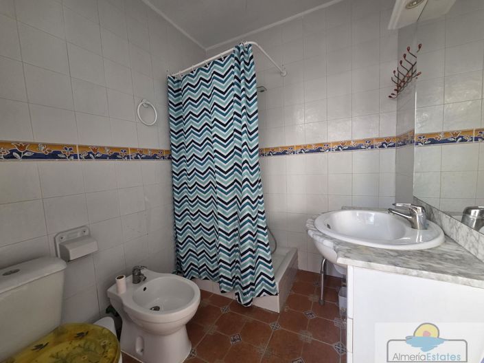 Image No.25-4 Bed Property for sale