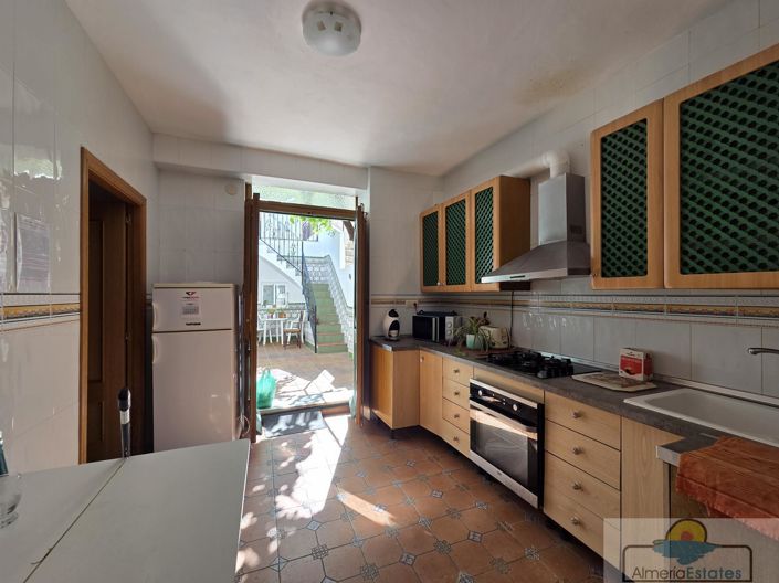 Image No.7-4 Bed Property for sale