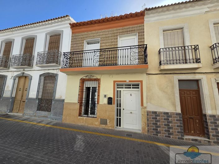 Image No.8-4 Bed Property for sale