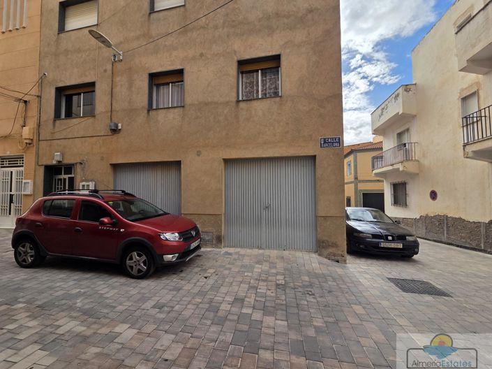 Image No.19-3 Bed Property for sale