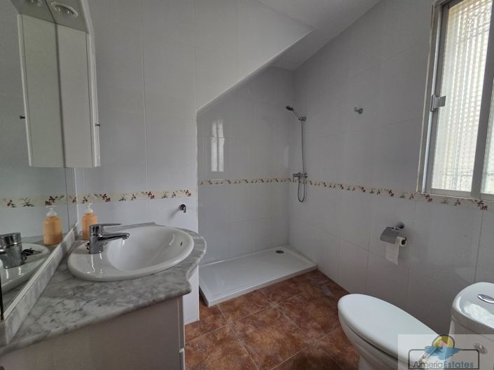 Image No.21-3 Bed Property for sale