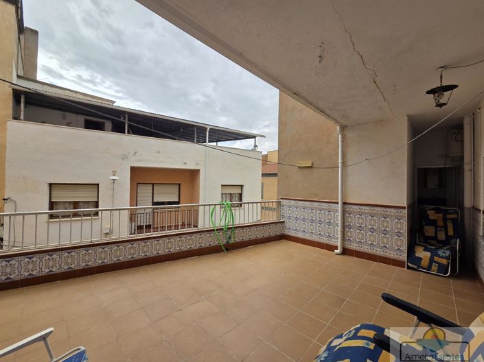 Image No.8-3 Bed Property for sale