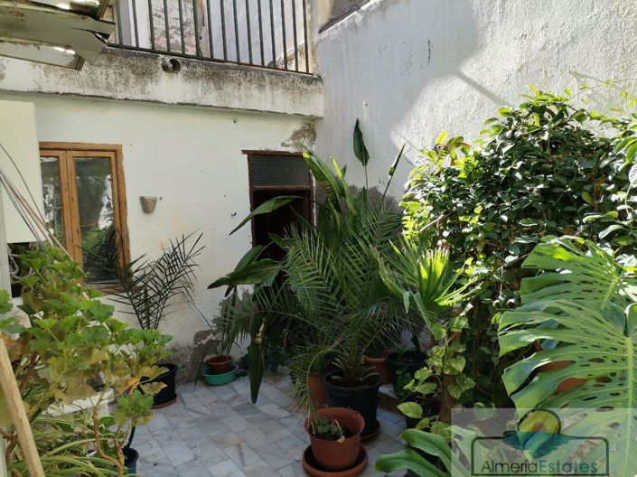 Image No.10-5 Bed Property for sale