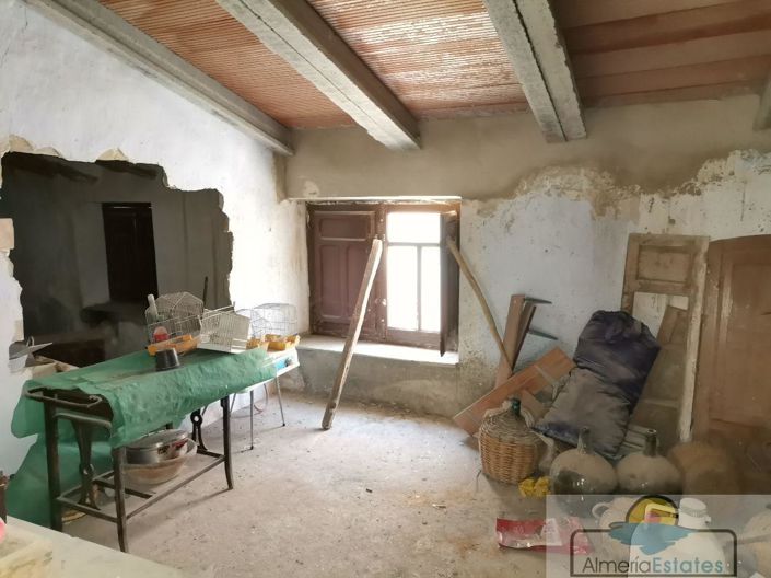 Image No.5-5 Bed Property for sale