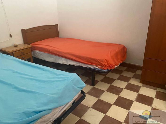 Image No.16-4 Bed Property for sale
