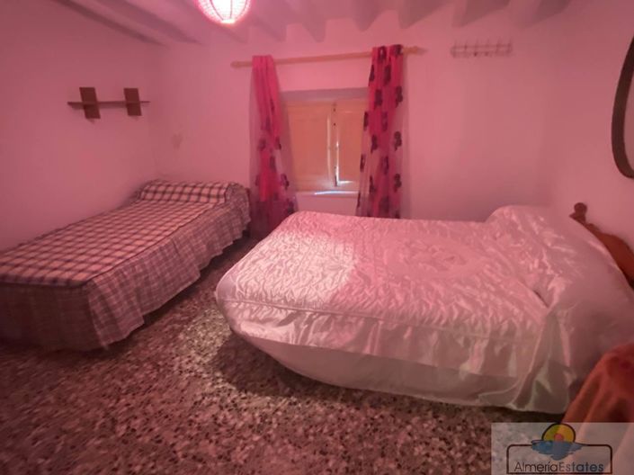 Image No.17-4 Bed Property for sale