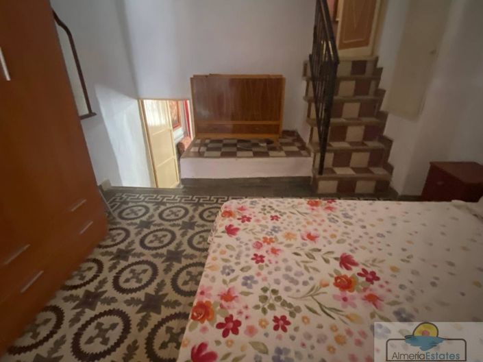 Image No.19-4 Bed Property for sale