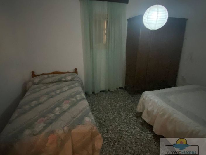 Image No.20-4 Bed Property for sale