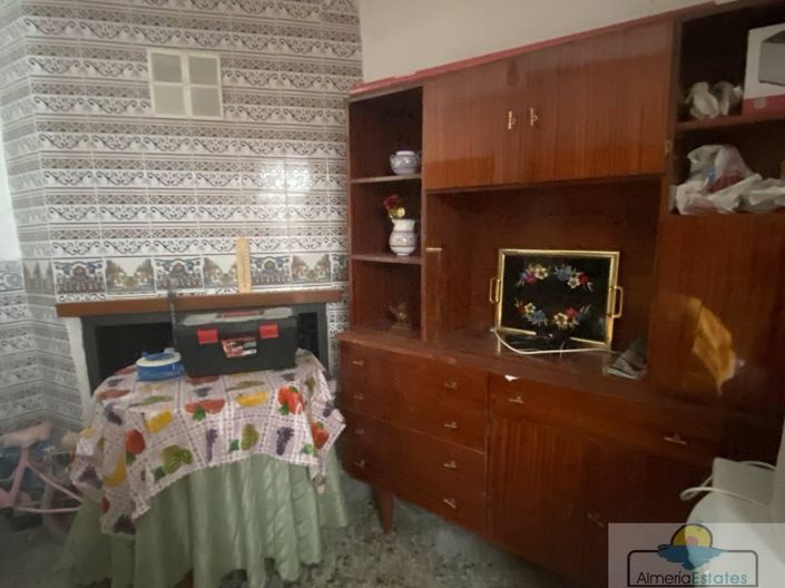 Image No.8-4 Bed Property for sale