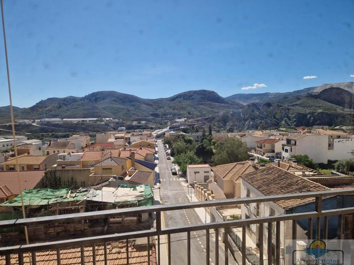 Image No.3-3 Bed Property for sale