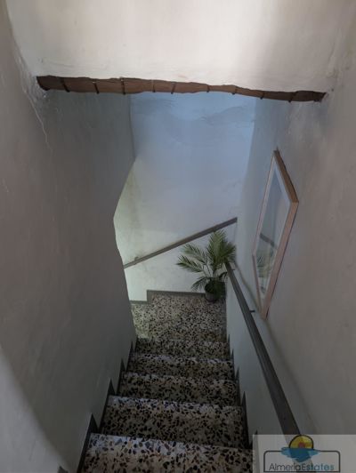 Image No.18-5 Bed Property for sale