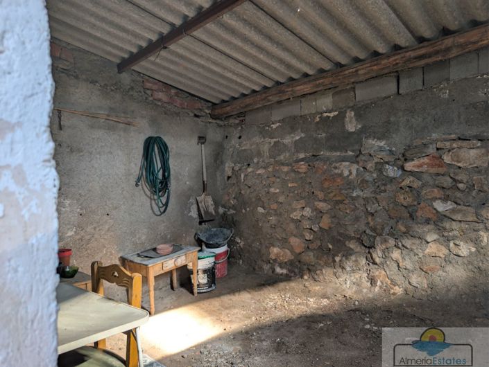 Image No.40-5 Bed Property for sale