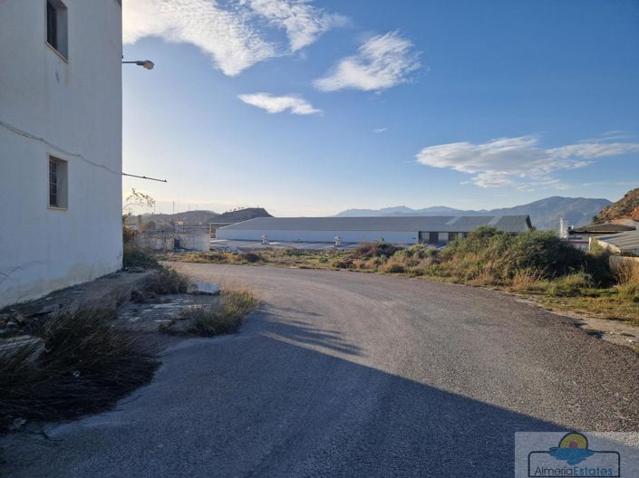 Image No.7-4 Bed Property for sale