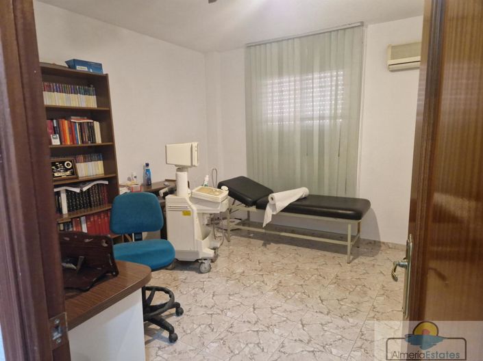 Image No.9-4 Bed Property for sale
