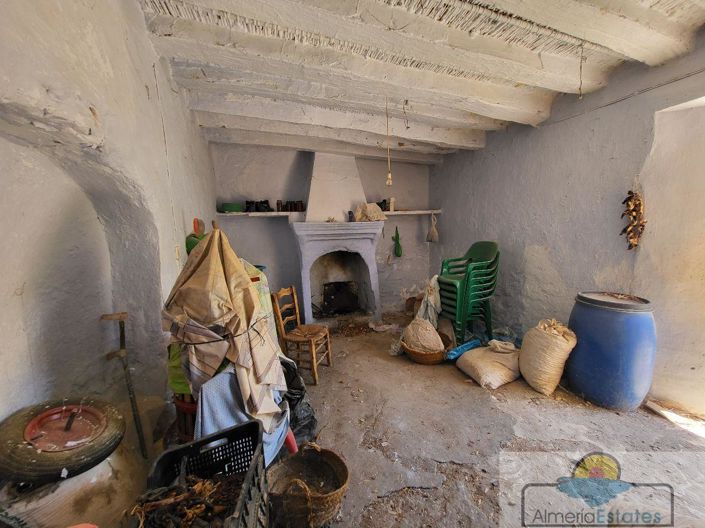 Image No.3-3 Bed Property for sale
