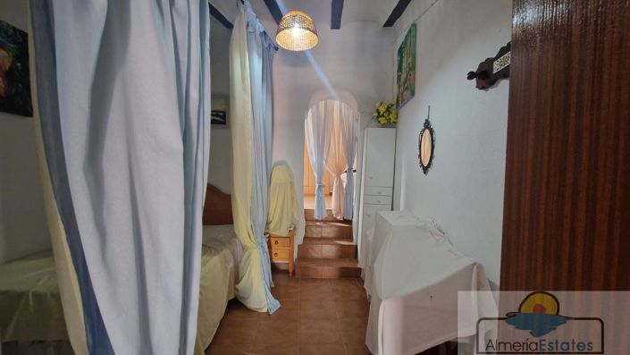 Image No.14-2 Bed Property for sale