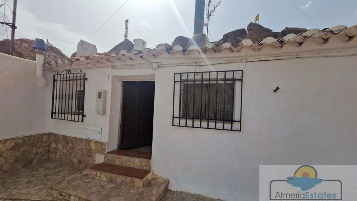 Image No.15-2 Bed Property for sale