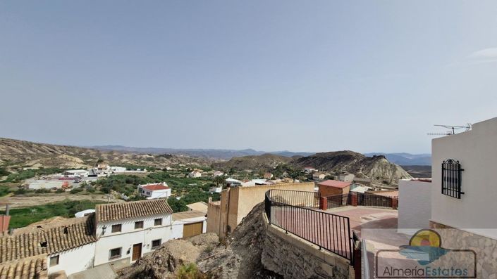 Image No.17-2 Bed Property for sale