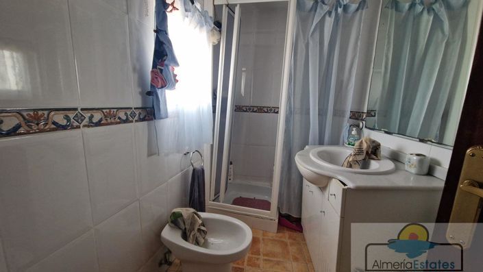Image No.3-2 Bed Property for sale