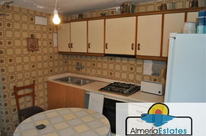 Image No.12-3 Bed Property for sale