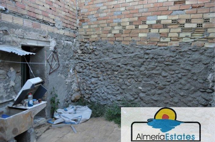 Image No.17-3 Bed Property for sale