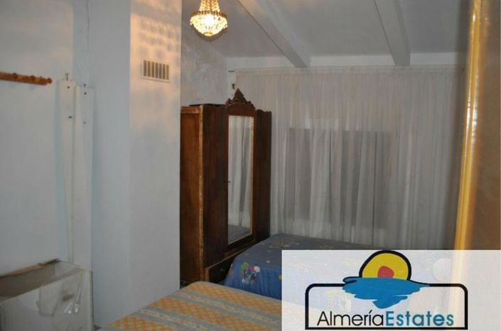 Image No.27-3 Bed Property for sale