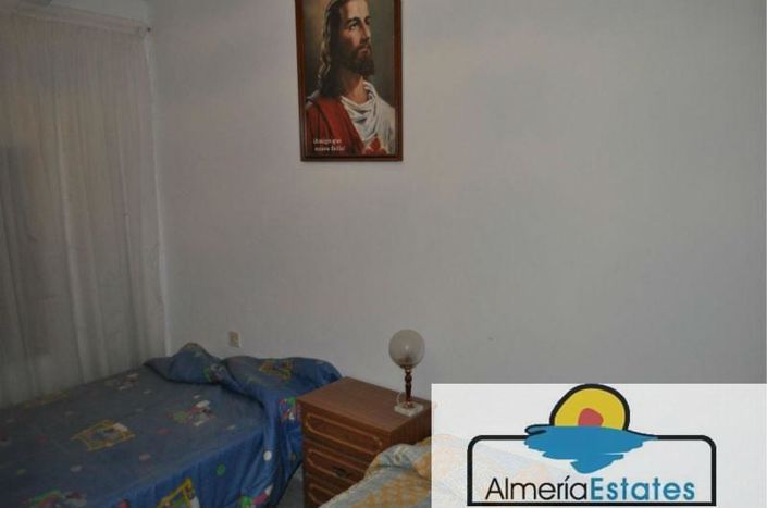 Image No.28-3 Bed Property for sale