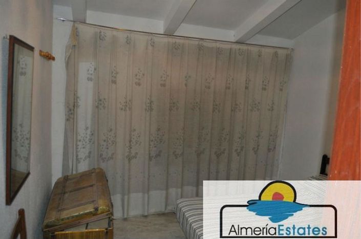 Image No.31-3 Bed Property for sale