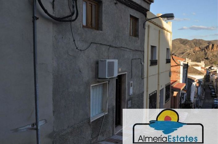Image No.40-3 Bed Property for sale