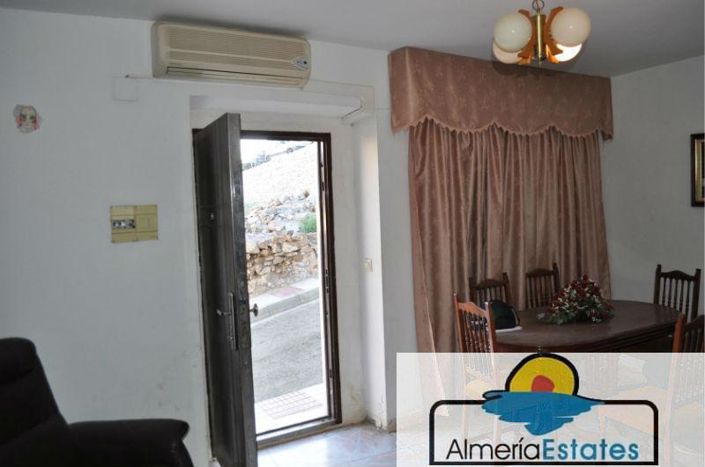 Image No.8-3 Bed Property for sale