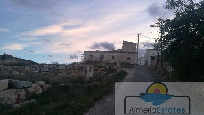 Image No.3-3 Bed Land for sale