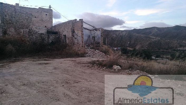 Image No.5-3 Bed Land for sale