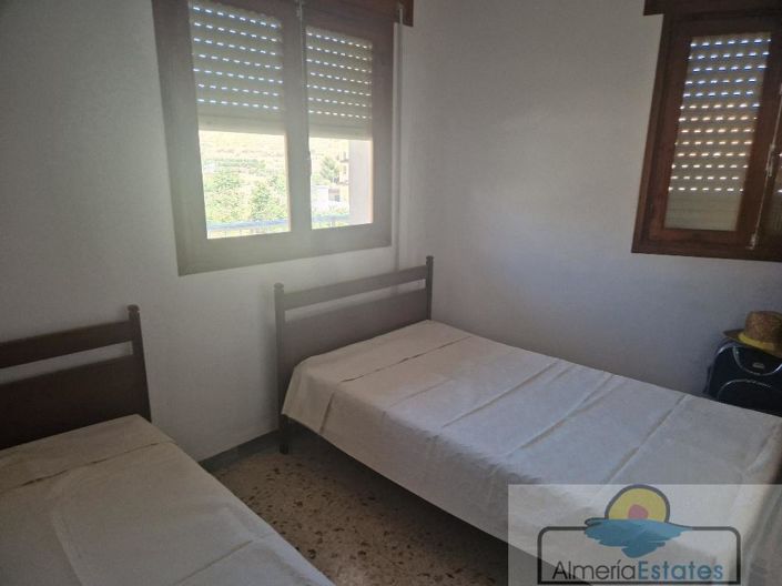 Image No.17-8 Bed Property for sale