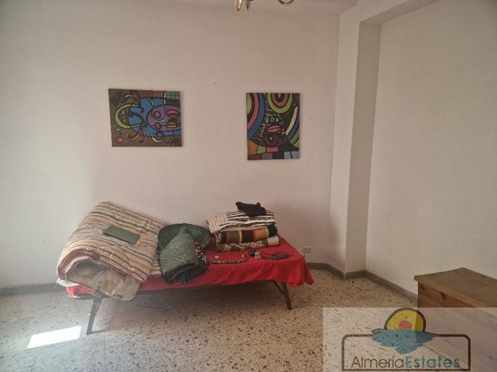 Image No.19-8 Bed Property for sale