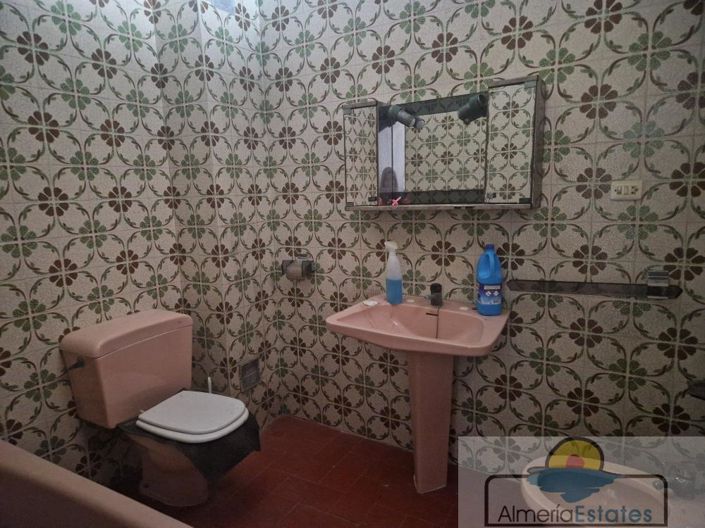 Image No.23-8 Bed Property for sale