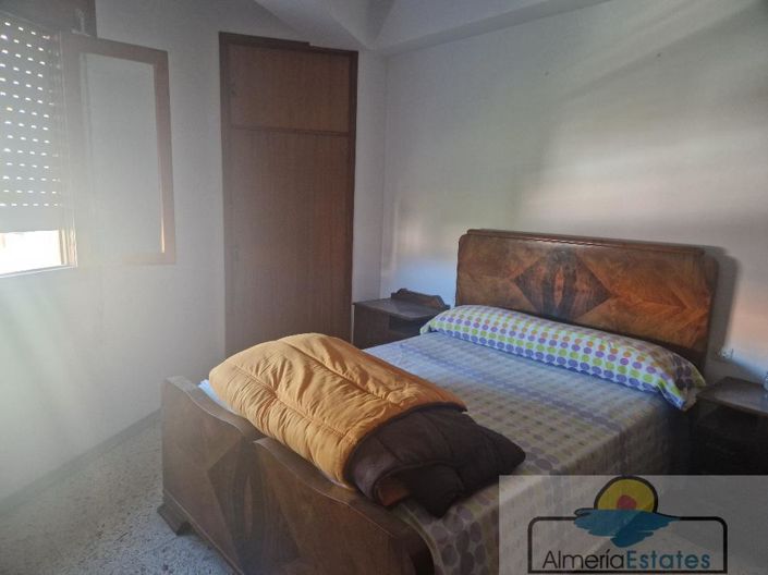 Image No.24-8 Bed Property for sale