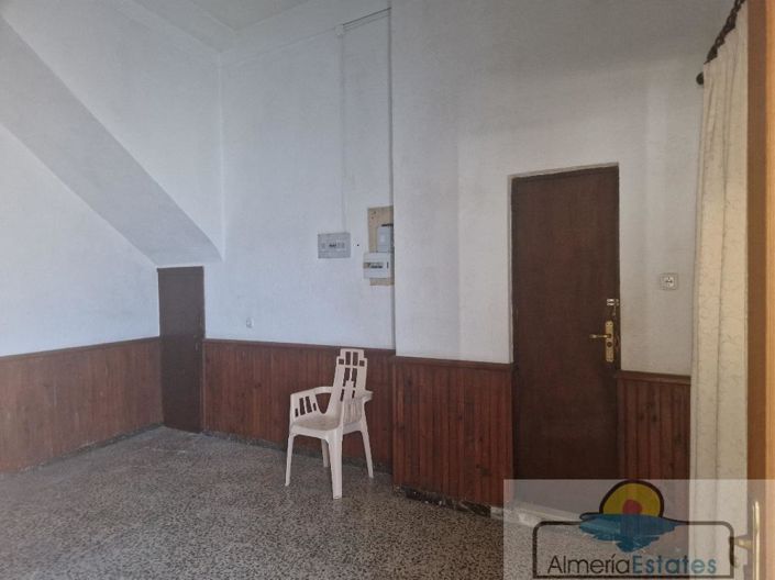Image No.7-8 Bed Property for sale