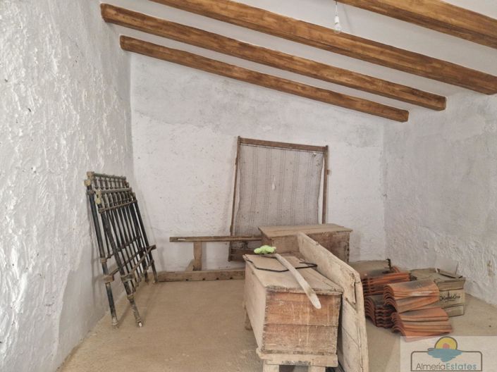 Image No.12-3 Bed Property for sale