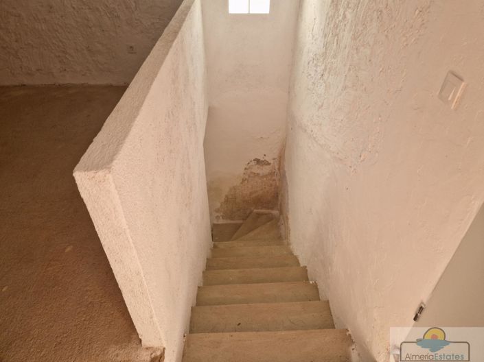 Image No.14-3 Bed Property for sale