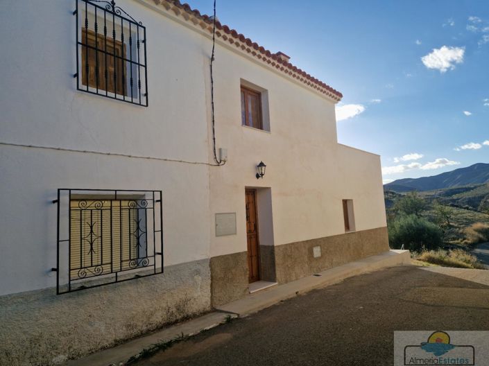 Image No.19-3 Bed Property for sale