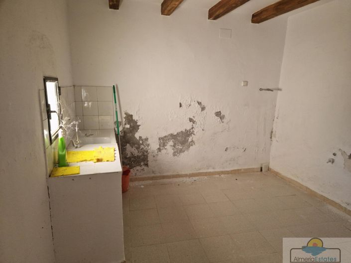 Image No.8-3 Bed Property for sale