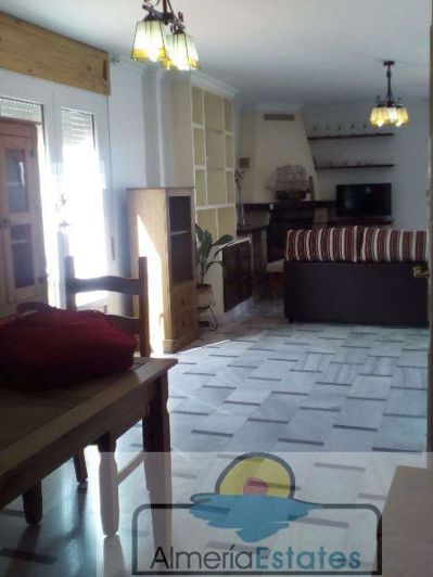 Image No.2-4 Bed Property for sale