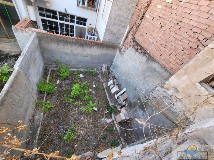 Image No.18-4 Bed Property for sale