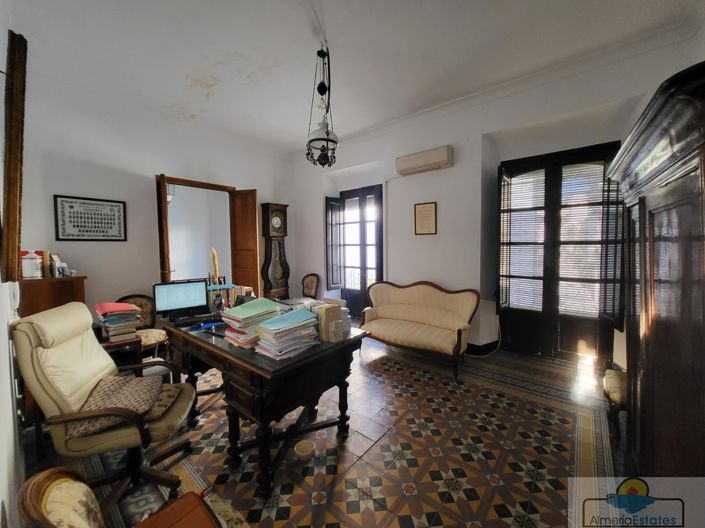 Image No.21-4 Bed Property for sale