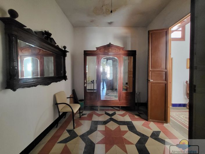 Image No.9-4 Bed Property for sale