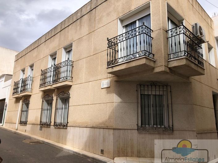 Image No.21-3 Bed Property for sale