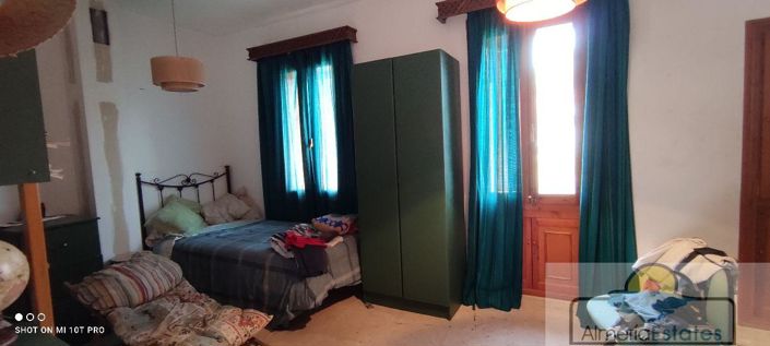 Image No.20-20 Bed Property for sale