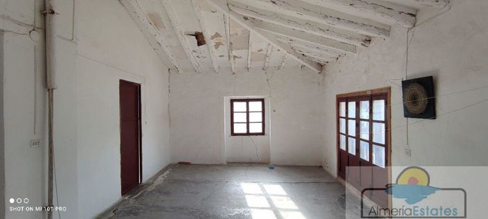 Image No.3-20 Bed Property for sale