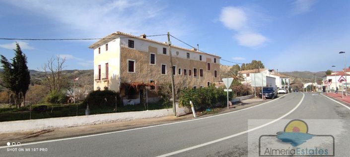 Image No.40-20 Bed Property for sale
