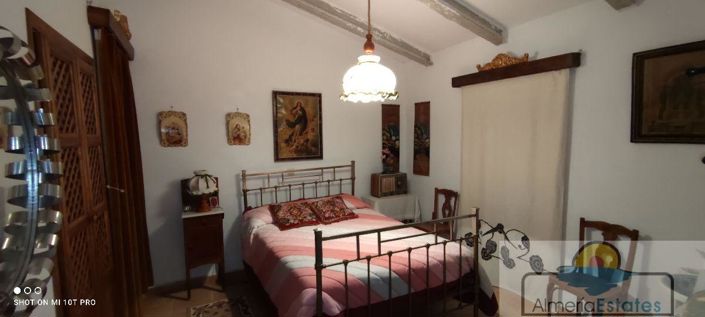 Image No.13-5 Bed Property for sale
